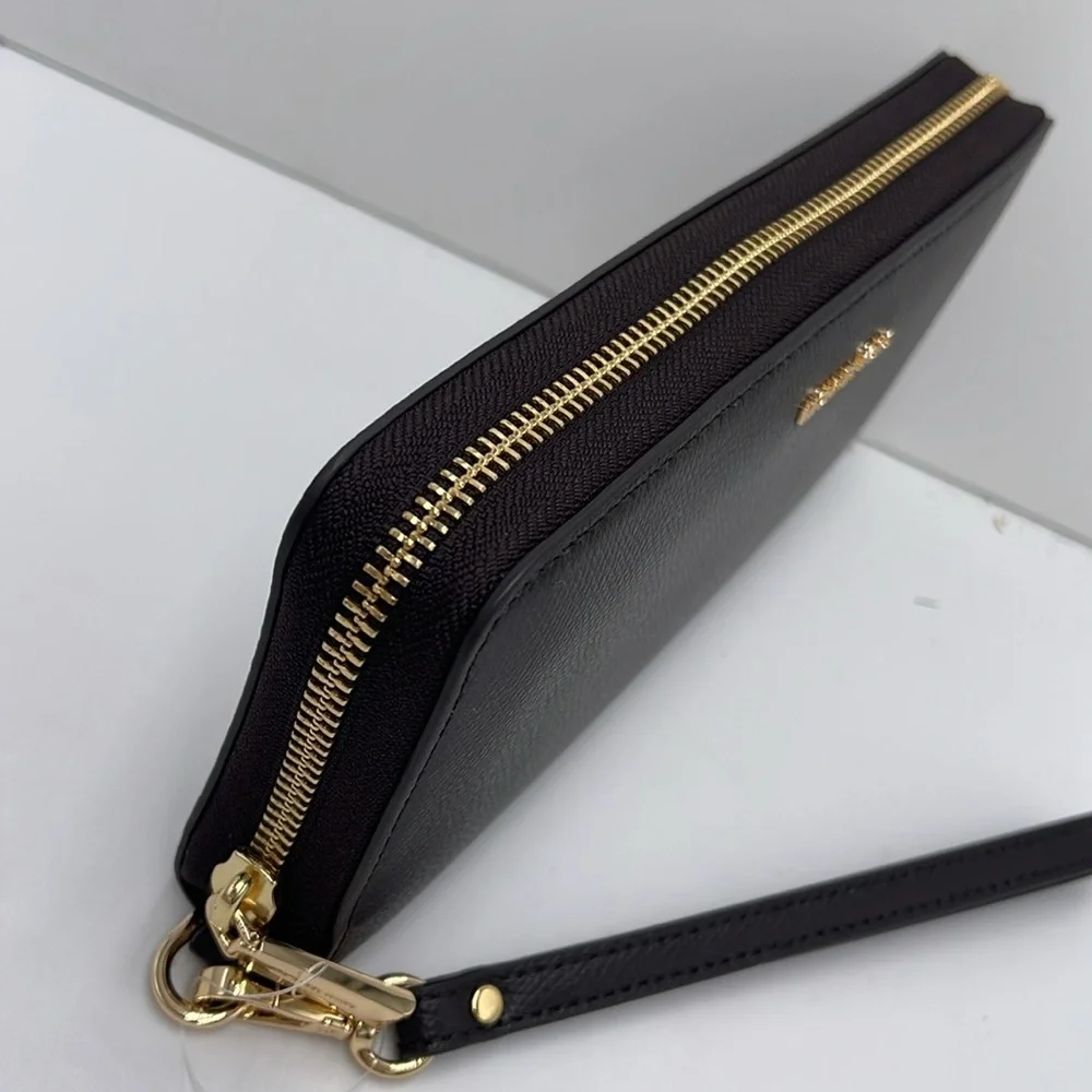 Michael Kors JST Lg Leather Continental Wallet Wristlet Phone Holder
Chocolate - Picture 5 of 16